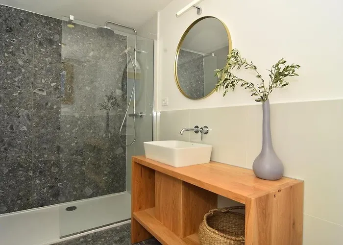 Vela Baraka By Guide Dragove