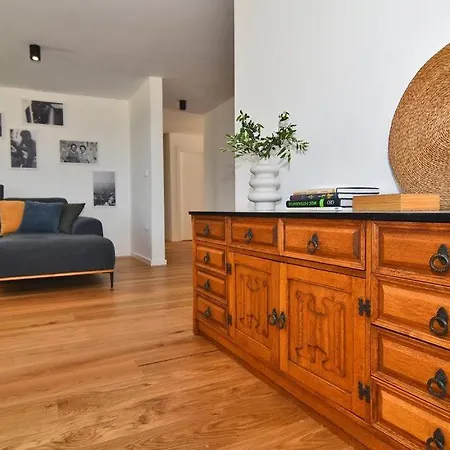 Vela Baraka By Guide